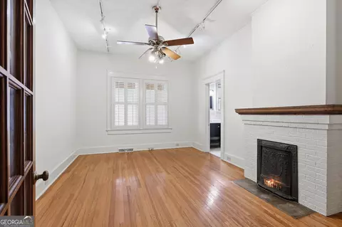 Living - 359 E Tugalo St, Toccoa, GA 30577 photo 7 of 9