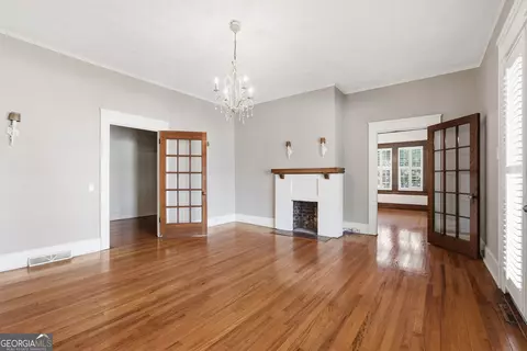 Living - 359 E Tugalo St, Toccoa, GA 30577 photo 6 of 9