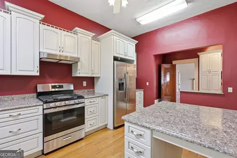 Kitchen - 359 E Tugalo St, Toccoa, GA 30577 photo 3 of 3