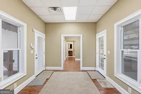 Entry Way - 359 E Tugalo St, Toccoa, GA 30577 photo 3 of 5