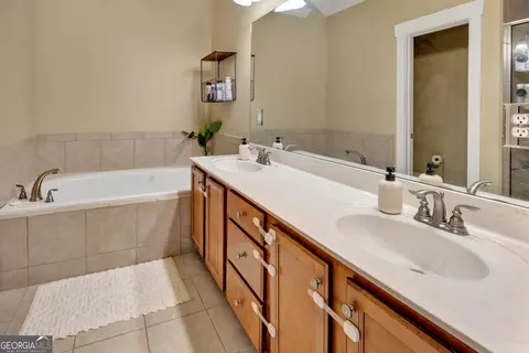 Bath - 20 Orchard Ln, Covington, GA 30014 photo 6 of 7