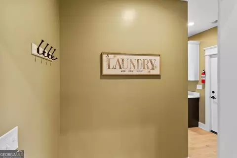 Entry Way - 7120 Neese Commerce Rd, Hull, GA 30646 photo 4 of 4
