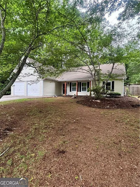 1135 Burning Bush Dr, Loganville, GA 30052