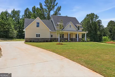 Exterior - 114 Grove Park Dr, Cornelia, GA 30531 photo 6 of 8