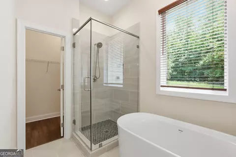 Bath - 114 Grove Park Dr, Cornelia, GA 30531 photo 4 of 11
