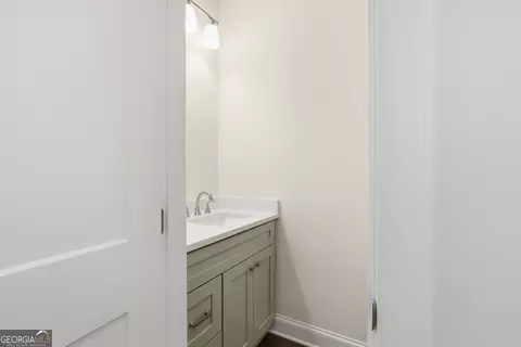 Bath - 114 Grove Park Dr, Cornelia, GA 30531 photo 6 of 11