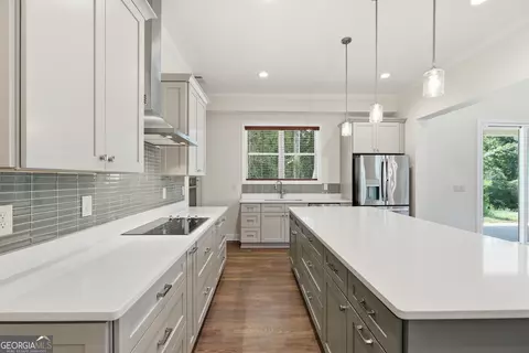 Kitchen - 114 Grove Park Dr, Cornelia, GA 30531 photo 6 of 7