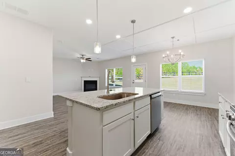 Kitchen - 11157 Cornerstone Way, Hampton, GA 30228 photo 2 of 4