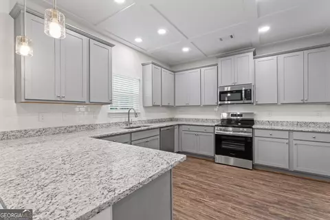 Kitchen - 11153 Cornerstone Way, Hampton, GA 30228 photo 2 of 3
