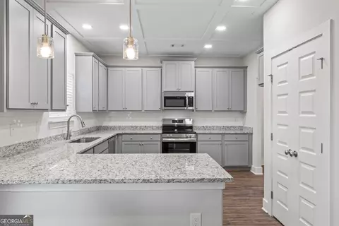 Kitchen - 11153 Cornerstone Way, Hampton, GA 30228 photo 3 of 3
