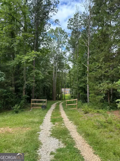 700 Barr Farm Rd, Roopville, GA 30170