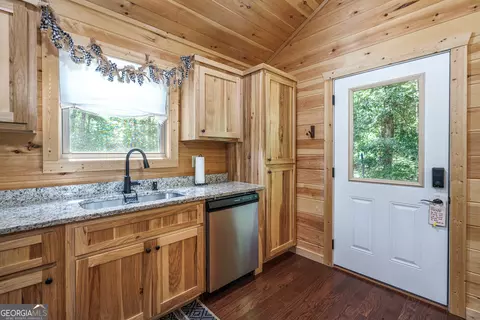 Kitchen - 132 Lanes Way, Murphy, NC 28906 photo 2 of 3
