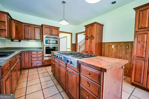 Kitchen - 160 River Ln, Covington, GA 30016 photo 3 of 5