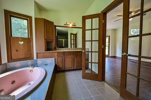 Bath - 160 River Ln, Covington, GA 30016 photo 5 of 5