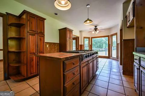 Kitchen - 160 River Ln, Covington, GA 30016 photo 5 of 5
