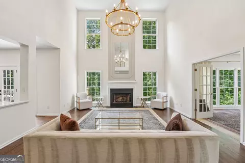 1305 Rosewood Dr, Alpharetta, GA 30005