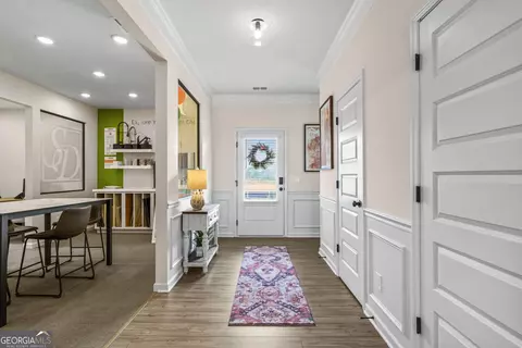 Entry Way - 207 Roy Dr, Calhoun, GA 30701 photo 3 of 8