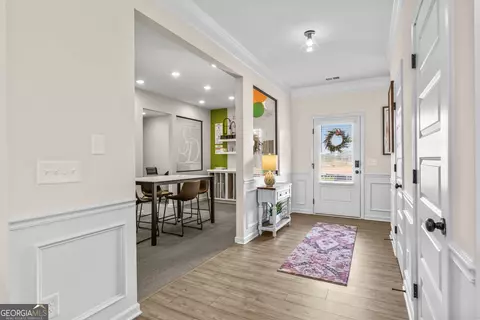 Entry Way - 207 Roy Dr, Calhoun, GA 30701 photo 5 of 8