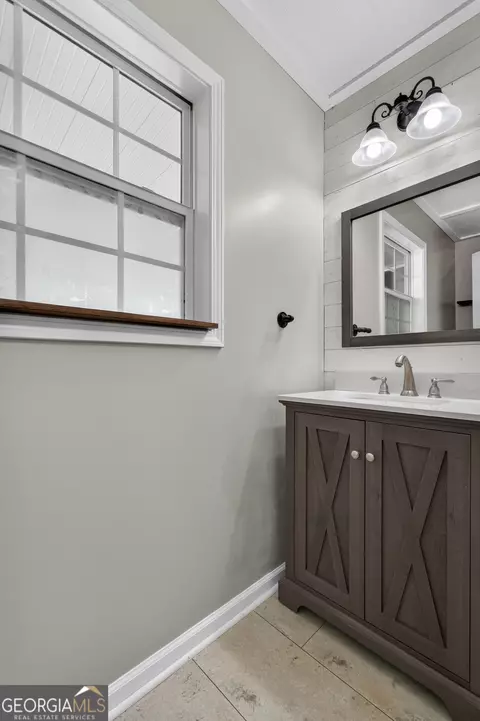 Bath - 701 Ward Rd, Williamson, GA 30292 photo 1 of 6
