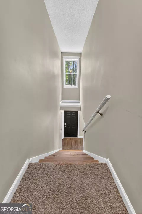 Entry Way - 701 Ward Rd, Williamson, GA 30292 photo 4 of 6