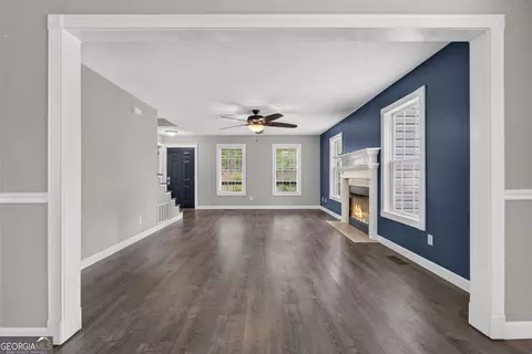 Living - 701 Ward Rd, Williamson, GA 30292 photo 2 of 3