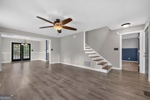 Living - 701 Ward Rd, Williamson, GA 30292 photo 3 of 3