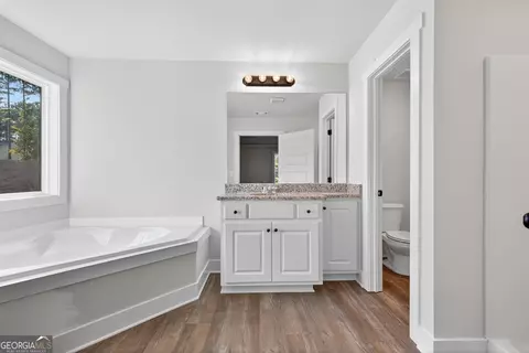 Bath - 44 Sycamore Dr #17, Colbert, GA 30628 photo 2 of 4