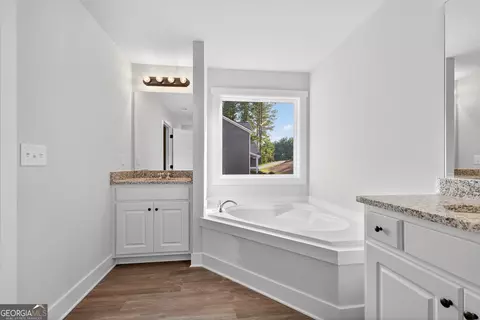 Bath - 44 Sycamore Dr #17, Colbert, GA 30628 photo 3 of 4
