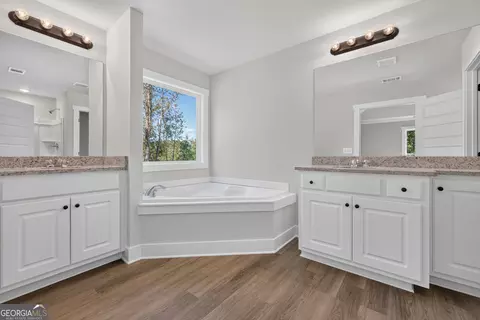 Bath - 44 Sycamore Dr #17, Colbert, GA 30628 photo 5 of 9