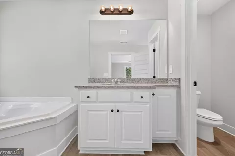 Bath - 44 Sycamore Dr #17, Colbert, GA 30628 photo 8 of 9