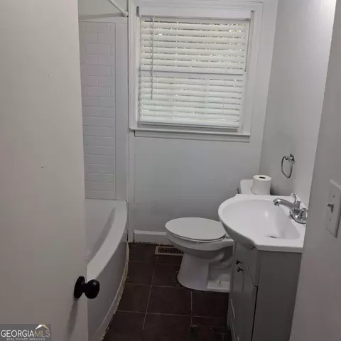 Bath - 3435 Hillcrest Rd, Macon, GA 31204 photo 1 of 1