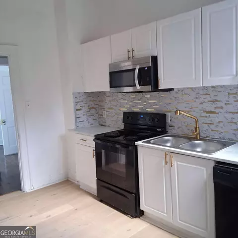 Kitchen - 3435 Hillcrest Rd, Macon, GA 31204 photo 1 of 1
