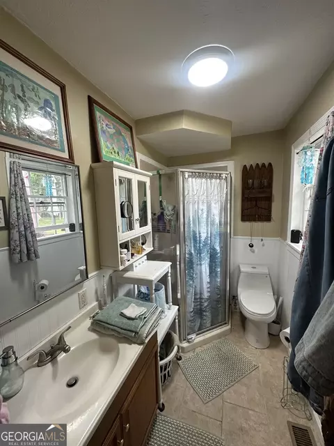 Bath - 183 Garrison Rd, Cornelia, GA 30531 photo 1 of 2