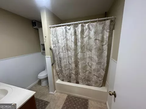 Bath - 183 Garrison Rd, Cornelia, GA 30531 photo 2 of 2