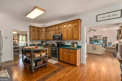 Kitchen - 2221 Brush Creek Dr, Colbert, GA 30628 photo 3 of 7