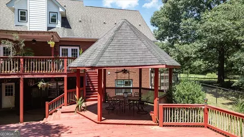 Exterior - 2221 Brush Creek Dr, Colbert, GA 30628 photo 2 of 33