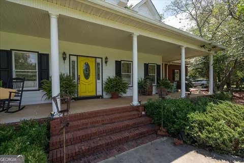 Exterior - 2221 Brush Creek Dr, Colbert, GA 30628 photo 13 of 33
