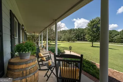 Exterior - 2221 Brush Creek Dr, Colbert, GA 30628 photo 11 of 33