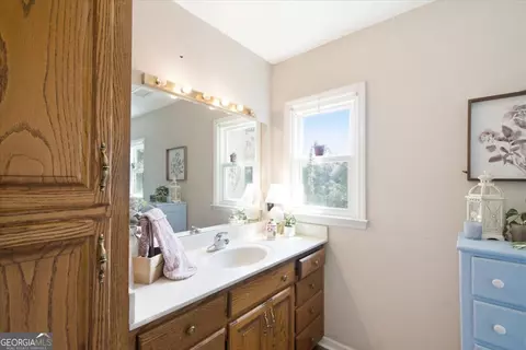 Bath - 2221 Brush Creek Dr, Colbert, GA 30628 photo 6 of 8