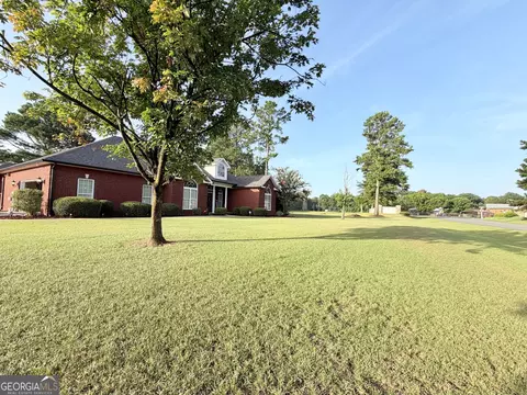 Exterior - 211 Broad Meadows Rd, Dublin, GA 31021 photo 8 of 9