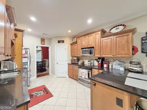 Kitchen - 211 Broad Meadows Rd, Dublin, GA 31021 photo 3 of 4