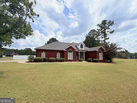 Exterior - 211 Broad Meadows Rd, Dublin, GA 31021 photo 3 of 9