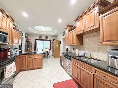 Kitchen - 211 Broad Meadows Rd, Dublin, GA 31021 photo 2 of 4