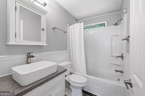 Bath - 30 Rosedale St, Toccoa, GA 30577 photo 1 of 2