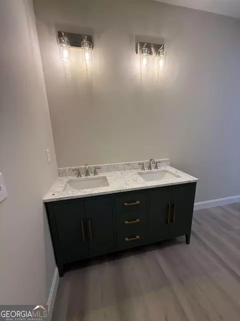 Bath - 80 Elberton St, Toccoa, GA 30577 photo 1 of 5