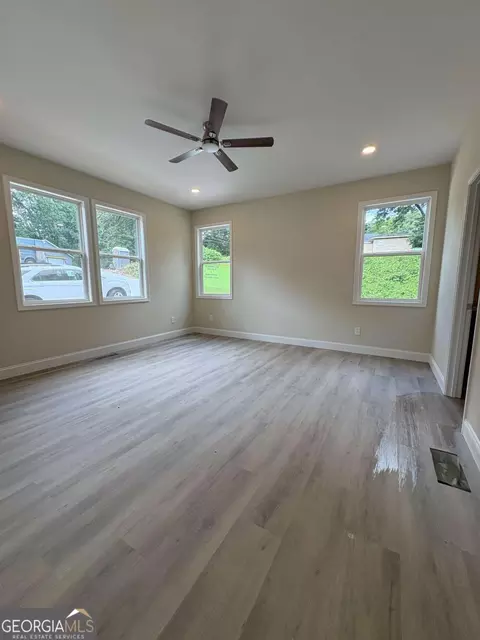 Living - 80 Elberton St, Toccoa, GA 30577 photo 1 of 2