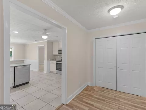 Entry Way - 517 Hamlin Rd, Jackson, GA 30233 photo 3 of 3