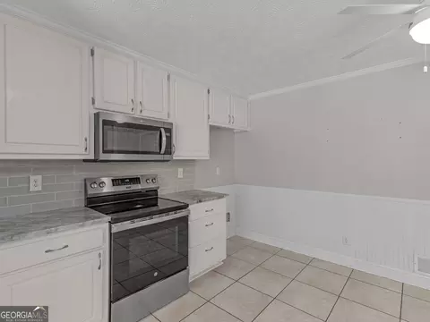 Kitchen - 517 Hamlin Rd, Jackson, GA 30233 photo 1 of 5