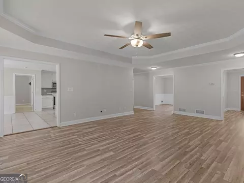 Living - 517 Hamlin Rd, Jackson, GA 30233 photo 4 of 4