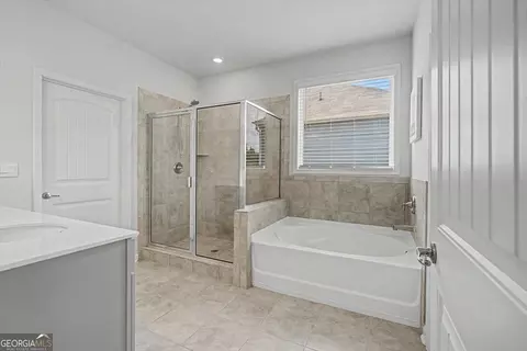 Bath - 7442 Jennadee Dr, Fairburn, GA 30213 photo 2 of 3